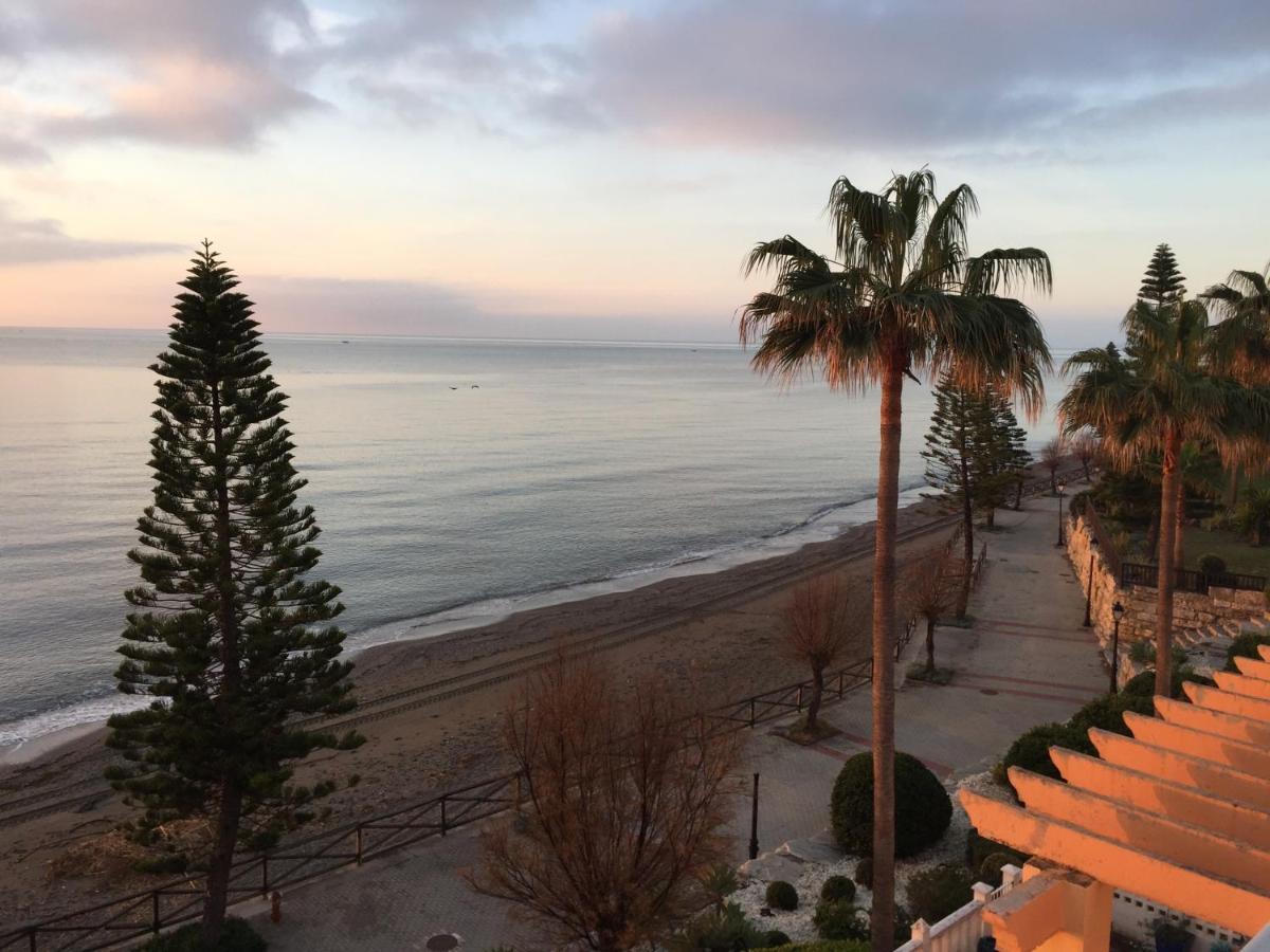 Penthouse On The Beachfront Estepona Exterior photo