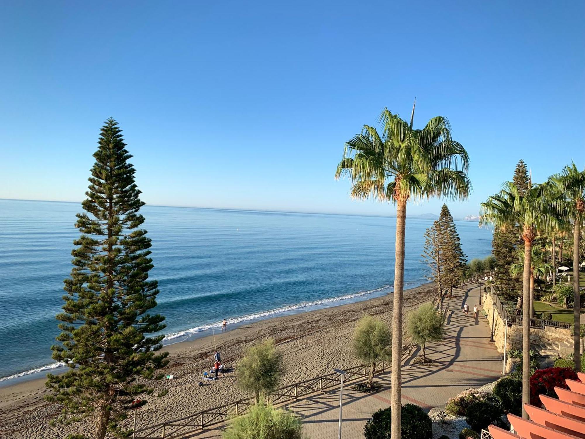 Penthouse On The Beachfront Estepona Exterior photo