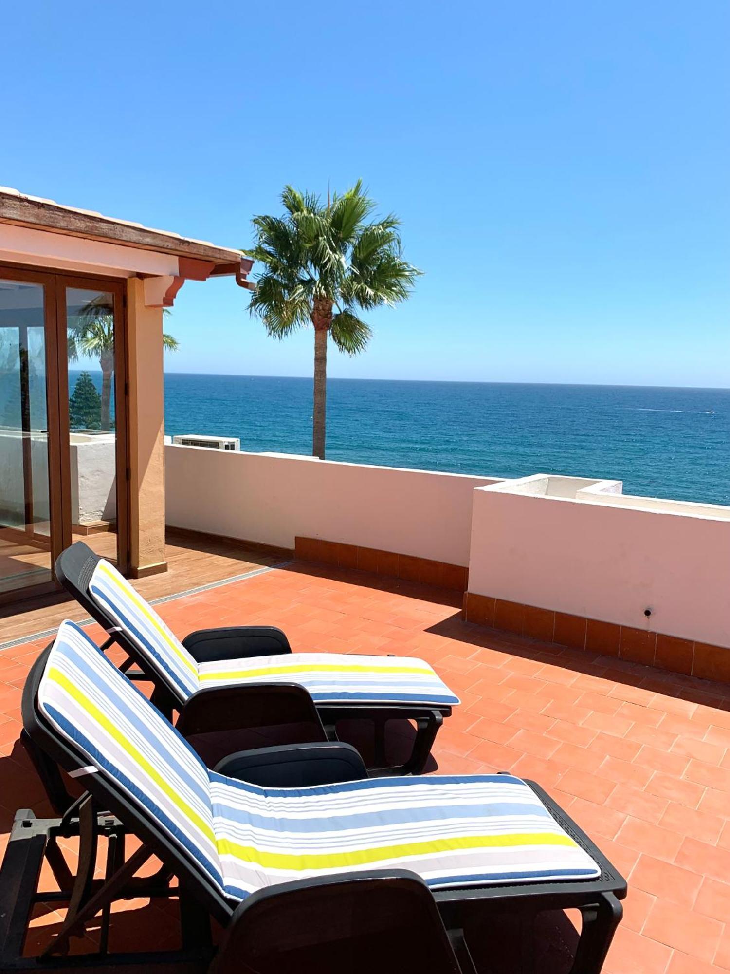 Penthouse On The Beachfront Estepona Exterior photo